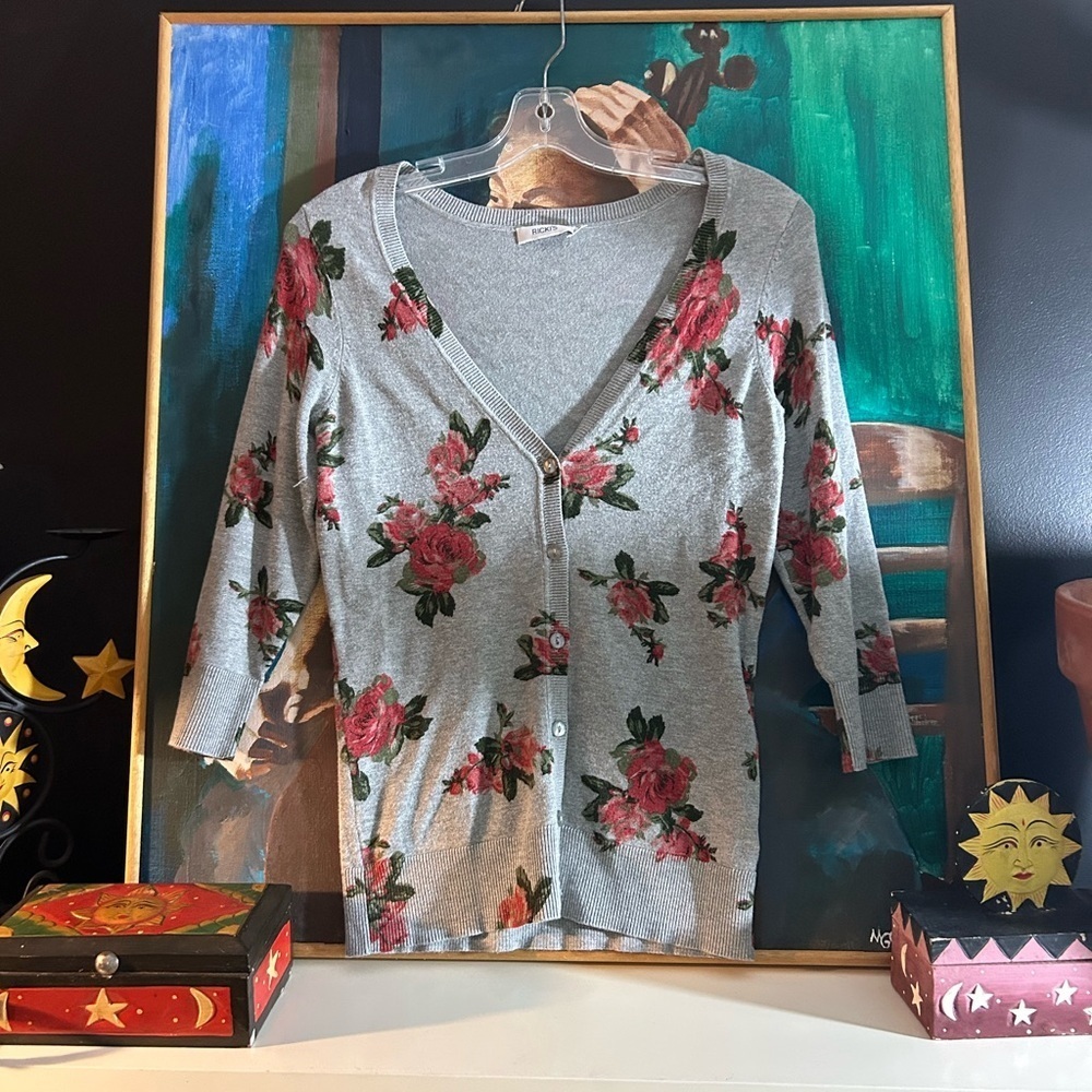 Ricki’s Gray Floral Cardigan Women’s XS Button Front Fairy Goth Preppy Sweater